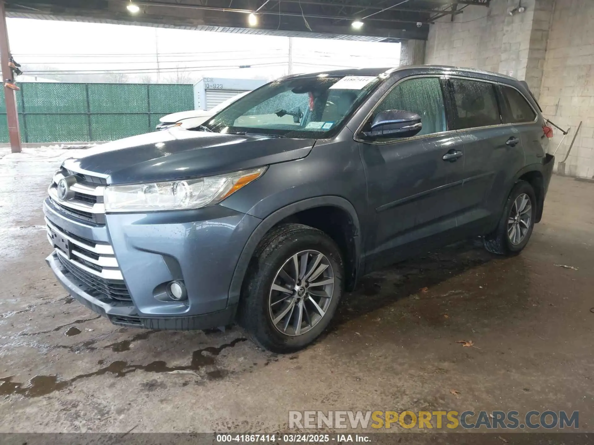 2 fotografías del automóvil dañado 5TDJZRFH4KS747306 TOYOTA HIGHLANDER 2019