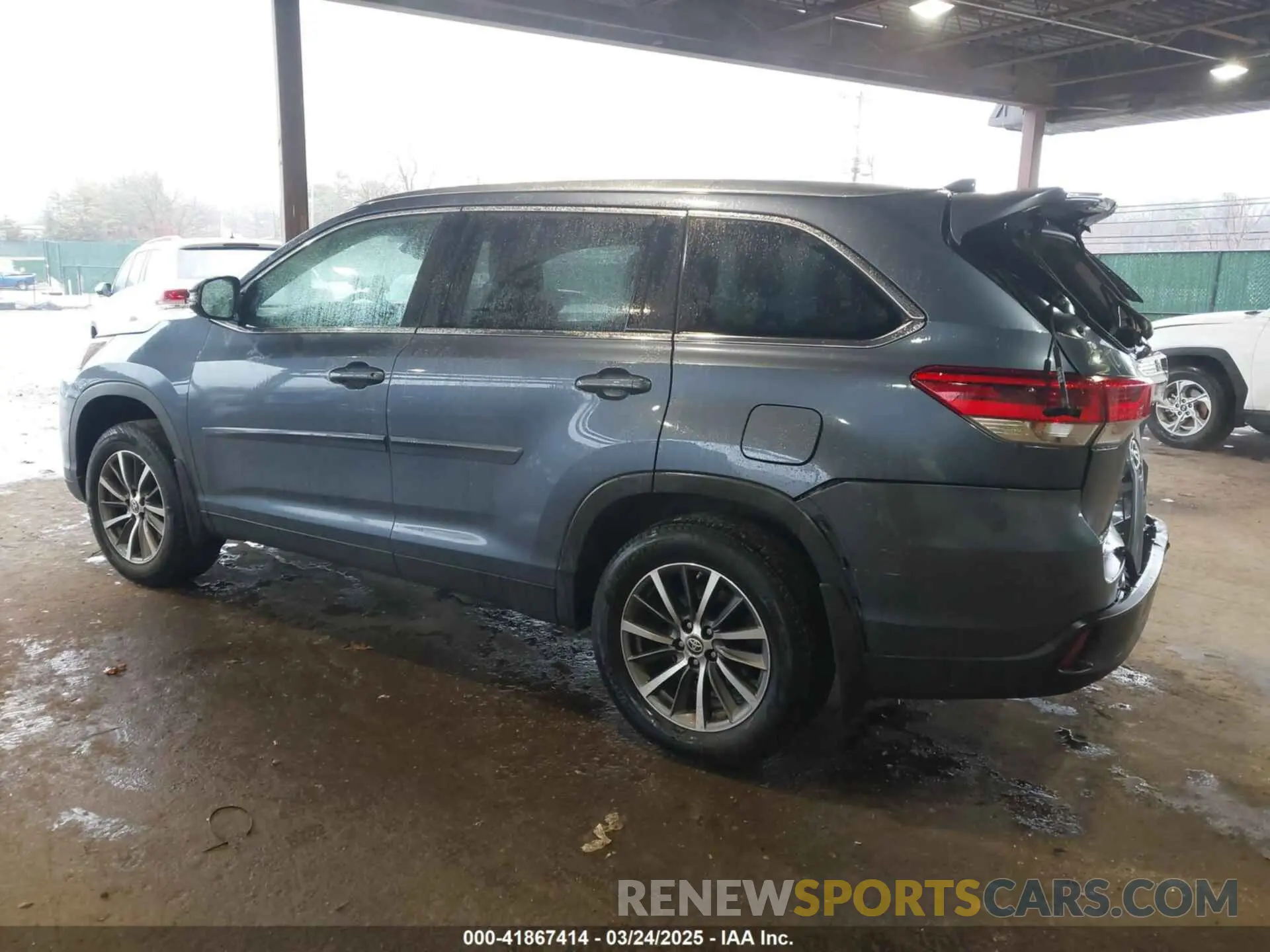 3 fotografías del automóvil dañado 5TDJZRFH4KS747306 TOYOTA HIGHLANDER 2019