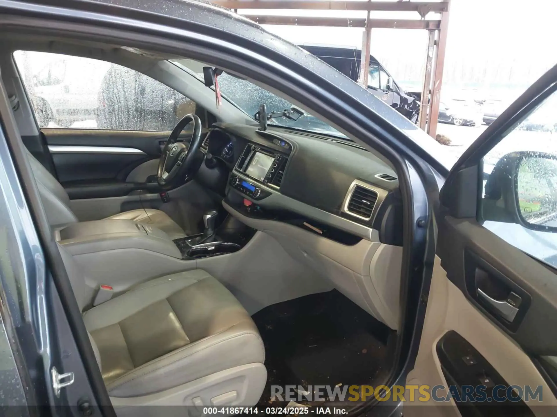 5 fotografías del automóvil dañado 5TDJZRFH4KS747306 TOYOTA HIGHLANDER 2019
