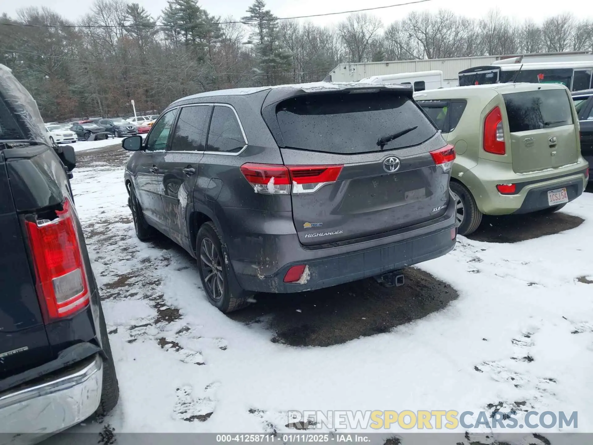 3 fotografías del automóvil dañado 5TDJZRFH4KS983325 TOYOTA HIGHLANDER 2019