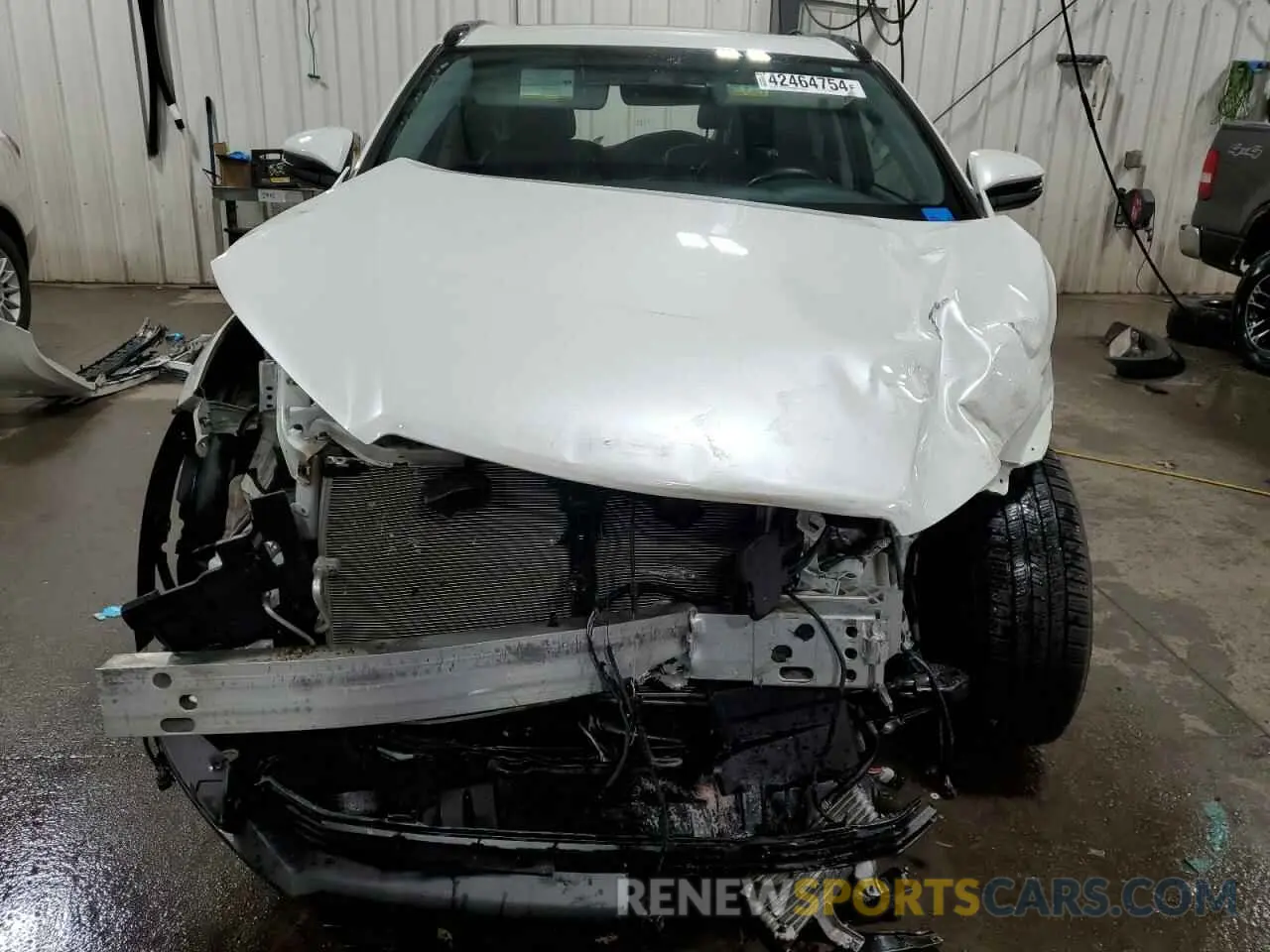 5 fotografías del automóvil dañado 5TDJZRFH5KS563072 TOYOTA HIGHLANDER 2019