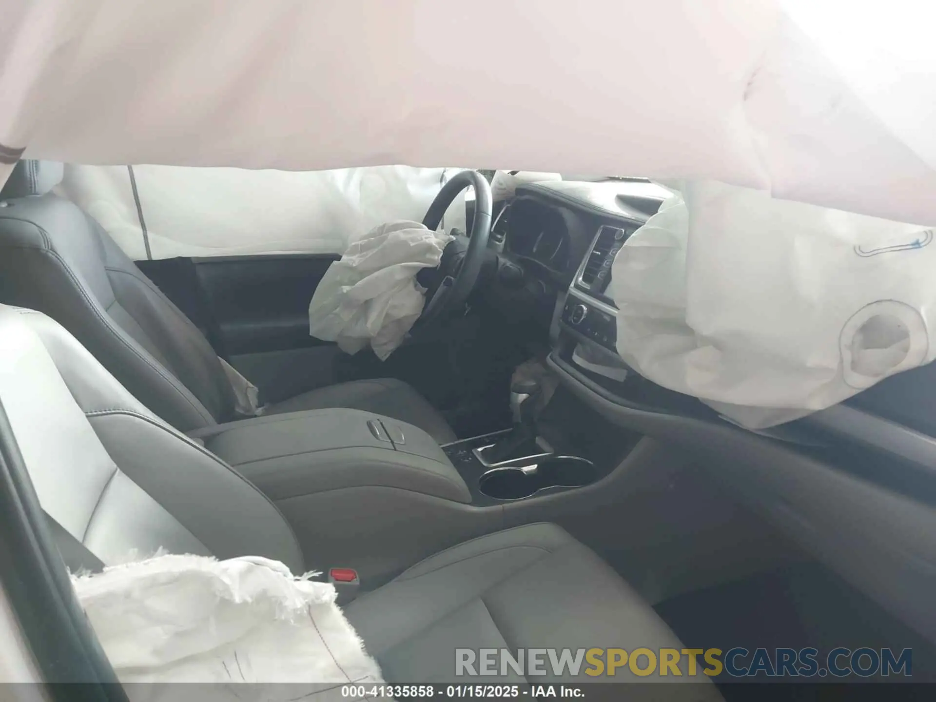 5 fotografías del automóvil dañado 5TDJZRFH5KS572144 TOYOTA HIGHLANDER 2019
