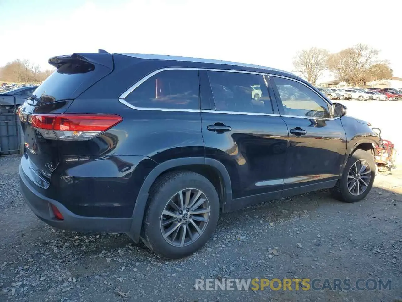 3 fotografías del automóvil dañado 5TDJZRFH5KS591809 TOYOTA HIGHLANDER 2019