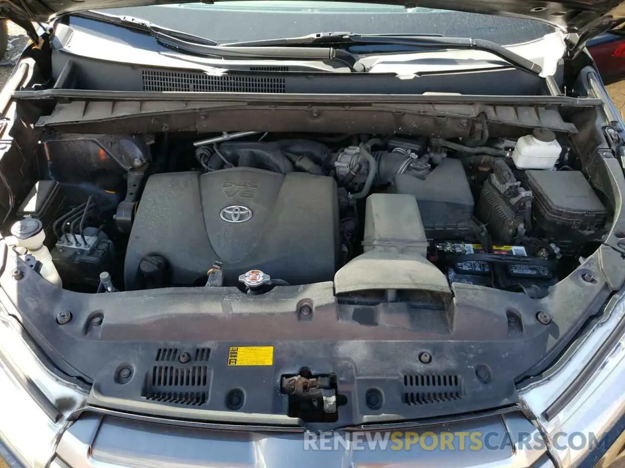 7 fotografías del automóvil dañado 5TDJZRFH5KS595181 TOYOTA HIGHLANDER 2019