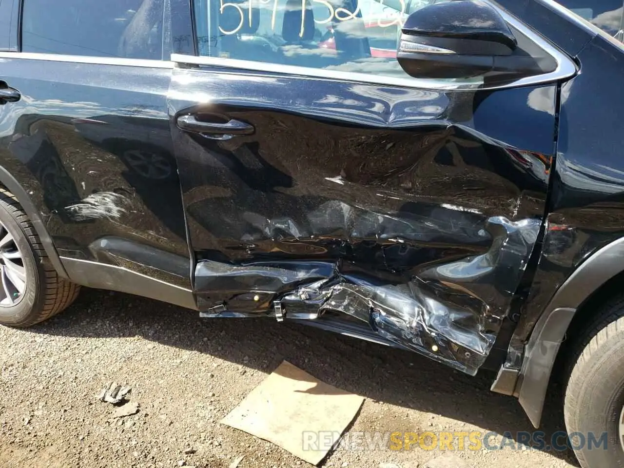 9 fotografías del automóvil dañado 5TDJZRFH5KS595181 TOYOTA HIGHLANDER 2019
