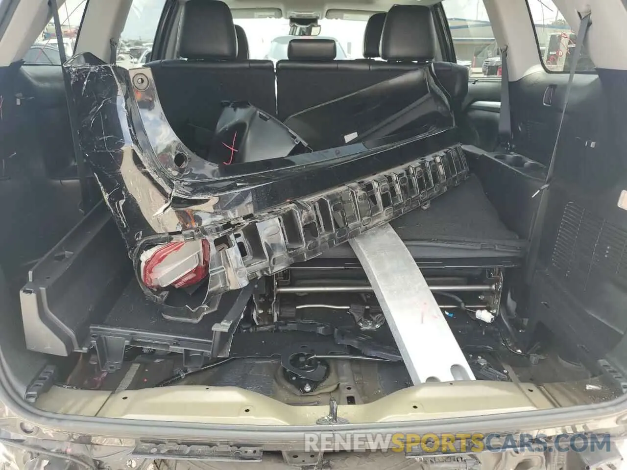 13 fotografías del automóvil dañado 5TDJZRFH5KS597500 TOYOTA HIGHLANDER 2019