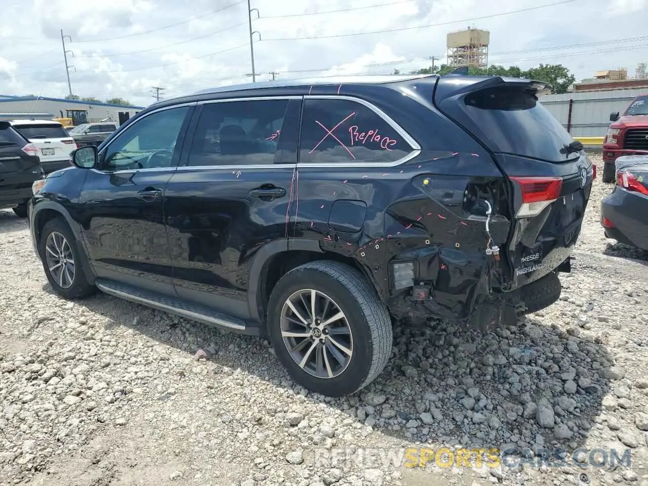 2 fotografías del automóvil dañado 5TDJZRFH5KS597500 TOYOTA HIGHLANDER 2019