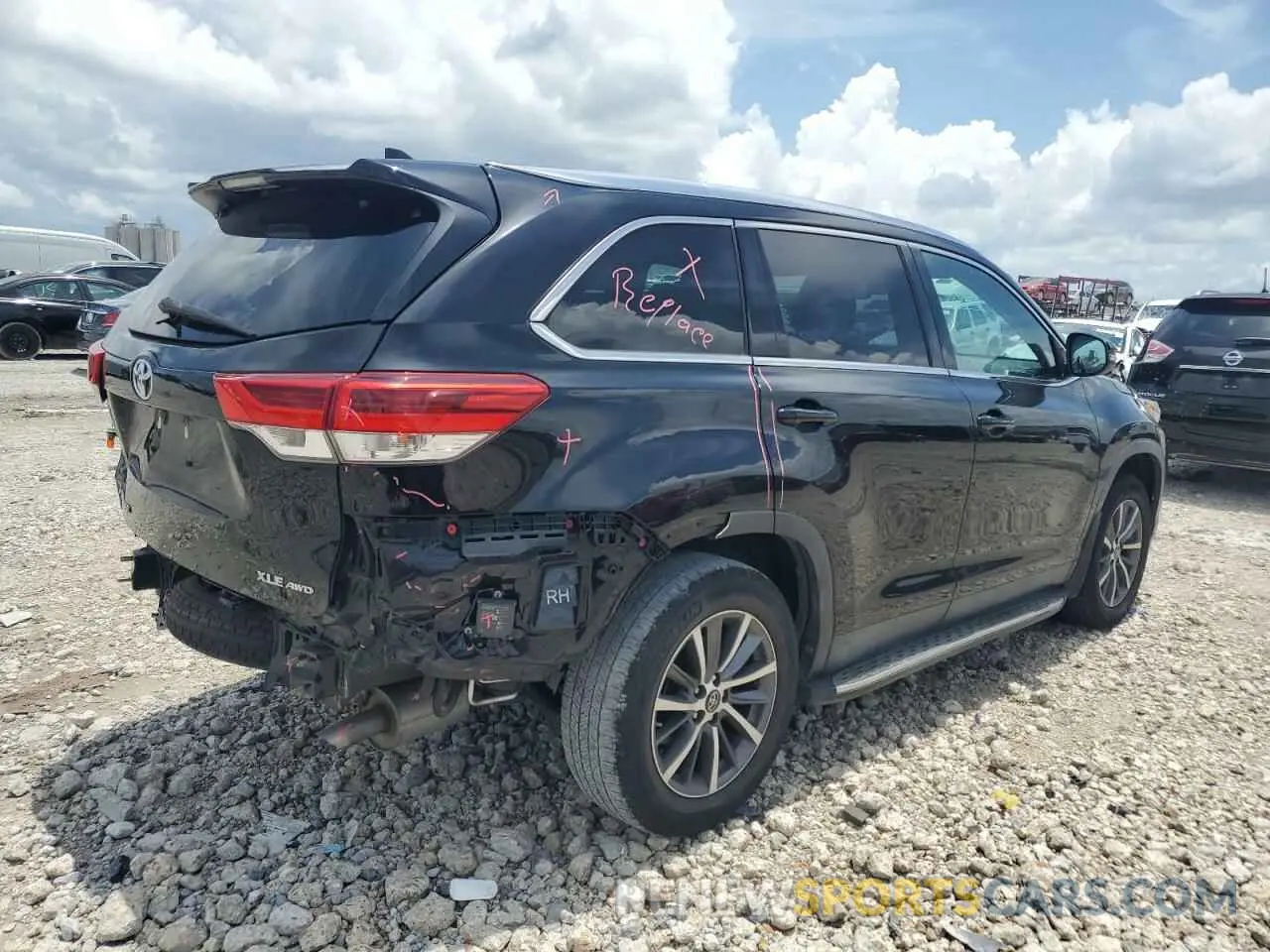 3 fotografías del automóvil dañado 5TDJZRFH5KS597500 TOYOTA HIGHLANDER 2019