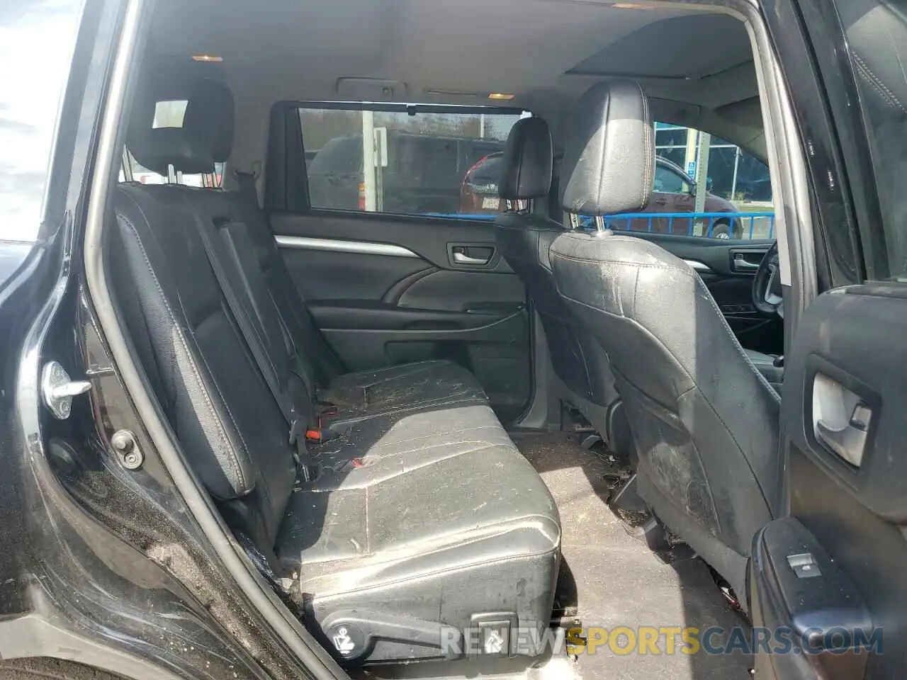 11 fotografías del automóvil dañado 5TDJZRFH5KS604039 TOYOTA HIGHLANDER 2019