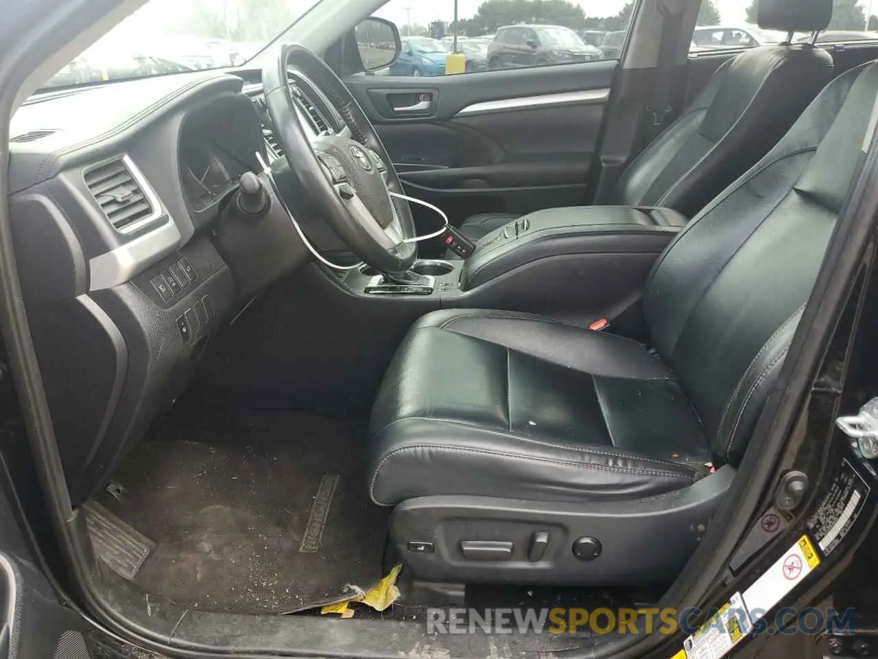7 fotografías del automóvil dañado 5TDJZRFH5KS604039 TOYOTA HIGHLANDER 2019
