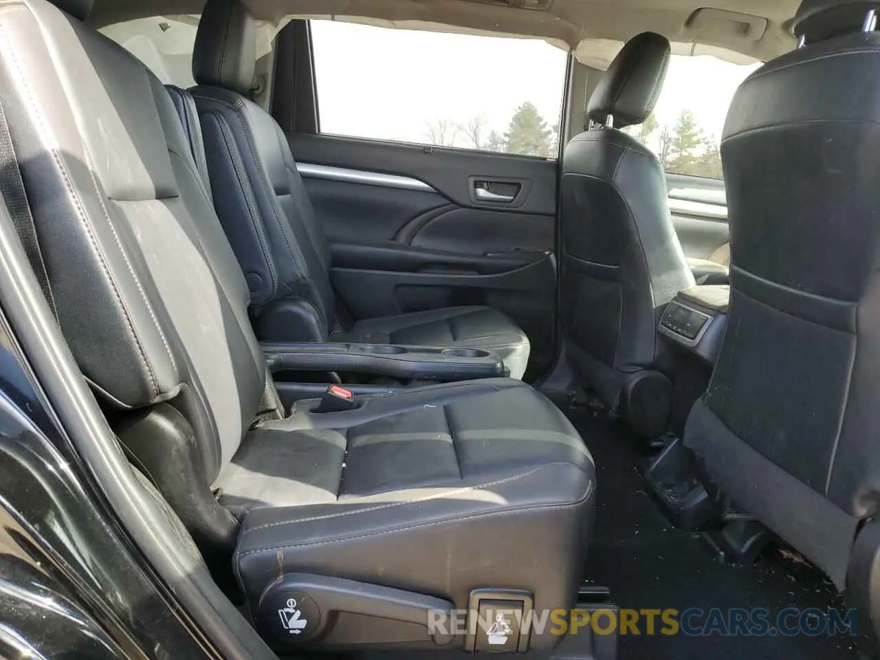 12 fotografías del automóvil dañado 5TDJZRFH5KS606177 TOYOTA HIGHLANDER 2019