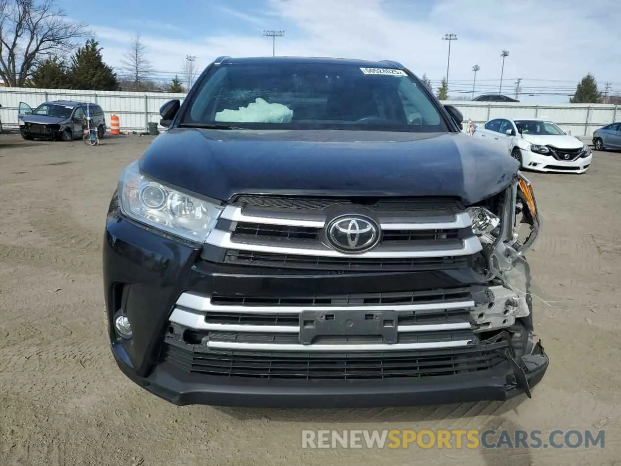 5 fotografías del automóvil dañado 5TDJZRFH5KS606177 TOYOTA HIGHLANDER 2019