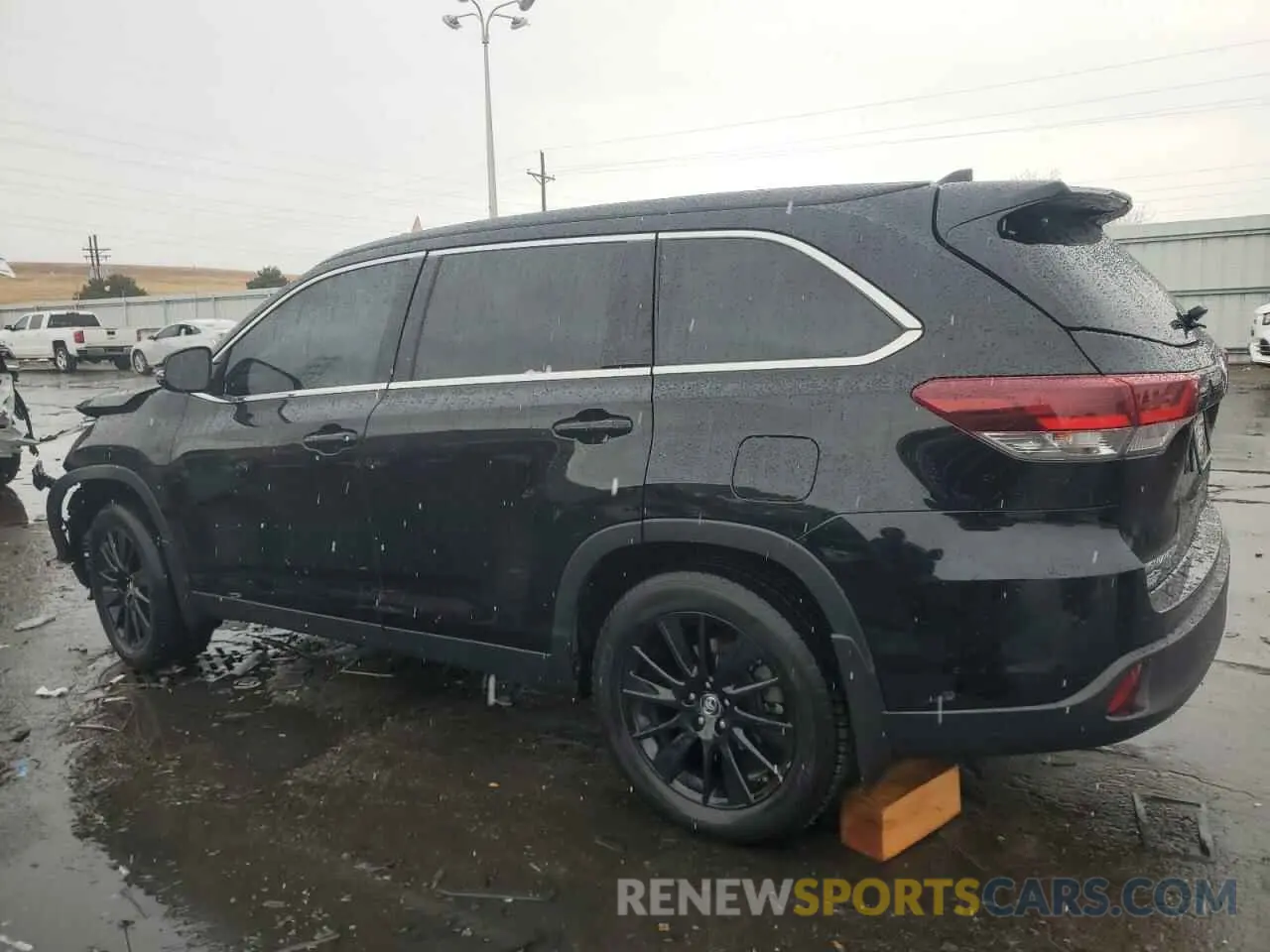 2 fotografías del automóvil dañado 5TDJZRFH5KS606535 TOYOTA HIGHLANDER 2019