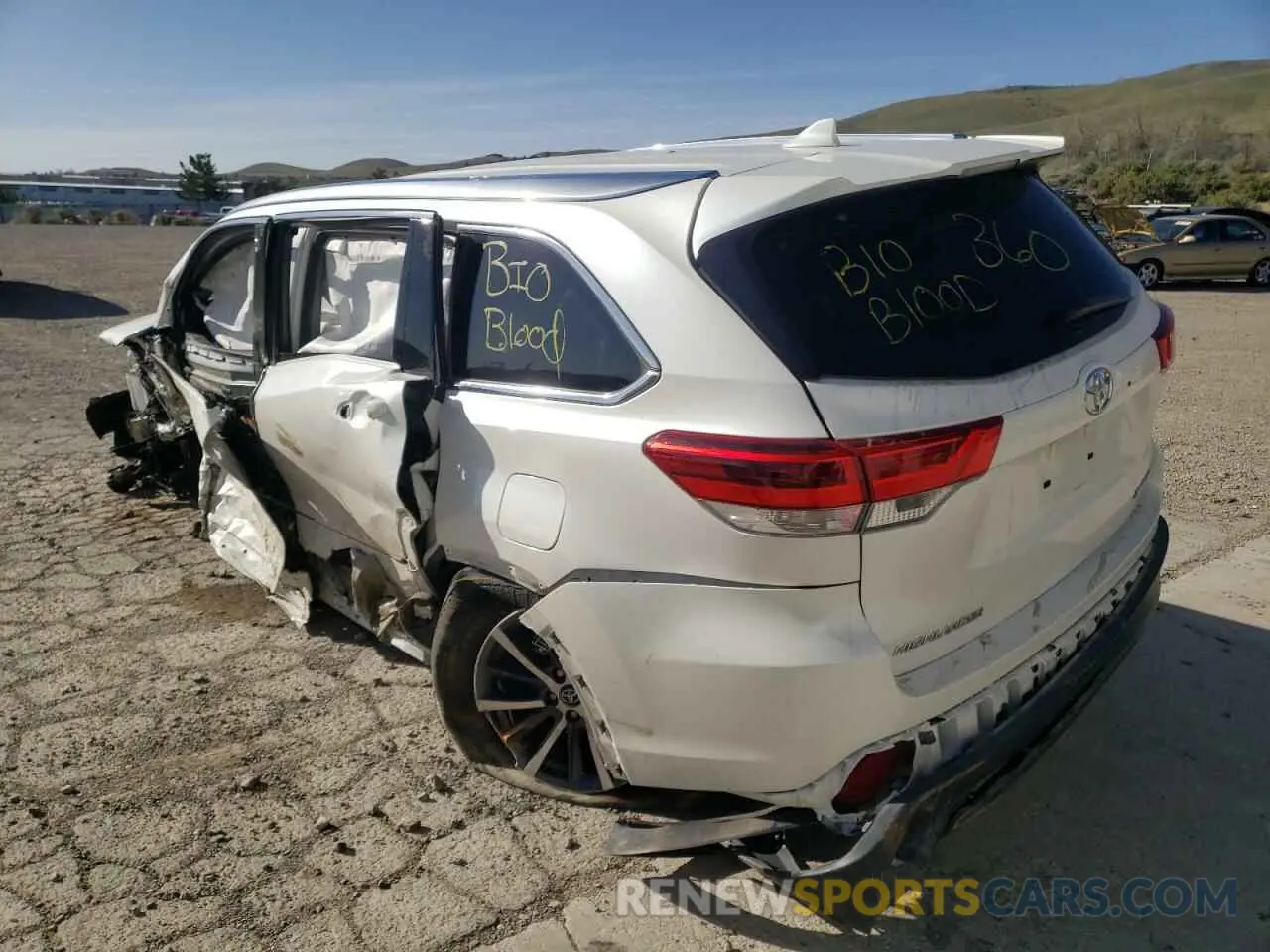 3 fotografías del automóvil dañado 5TDJZRFH5KS606714 TOYOTA HIGHLANDER 2019