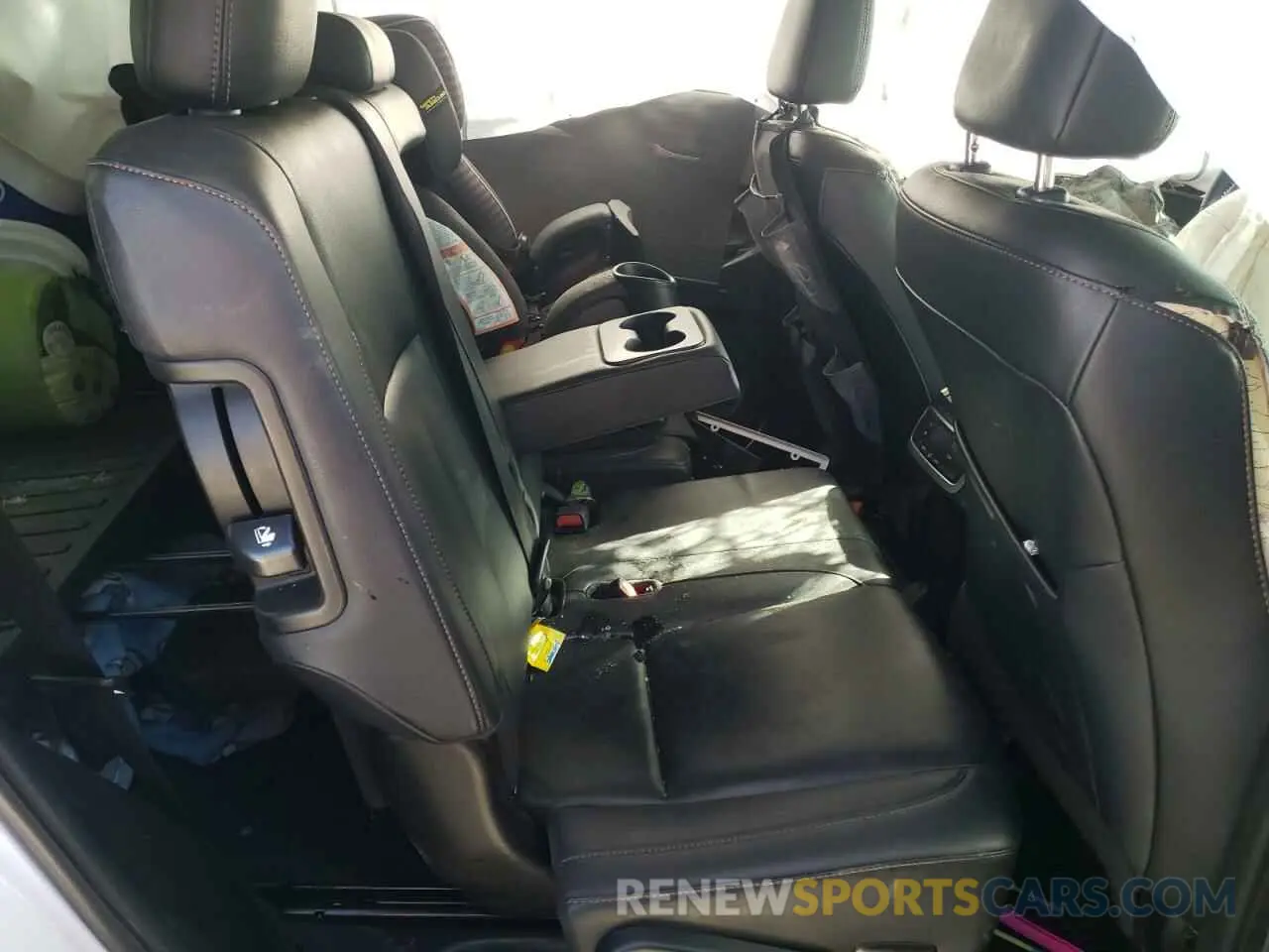 6 fotografías del automóvil dañado 5TDJZRFH5KS606714 TOYOTA HIGHLANDER 2019