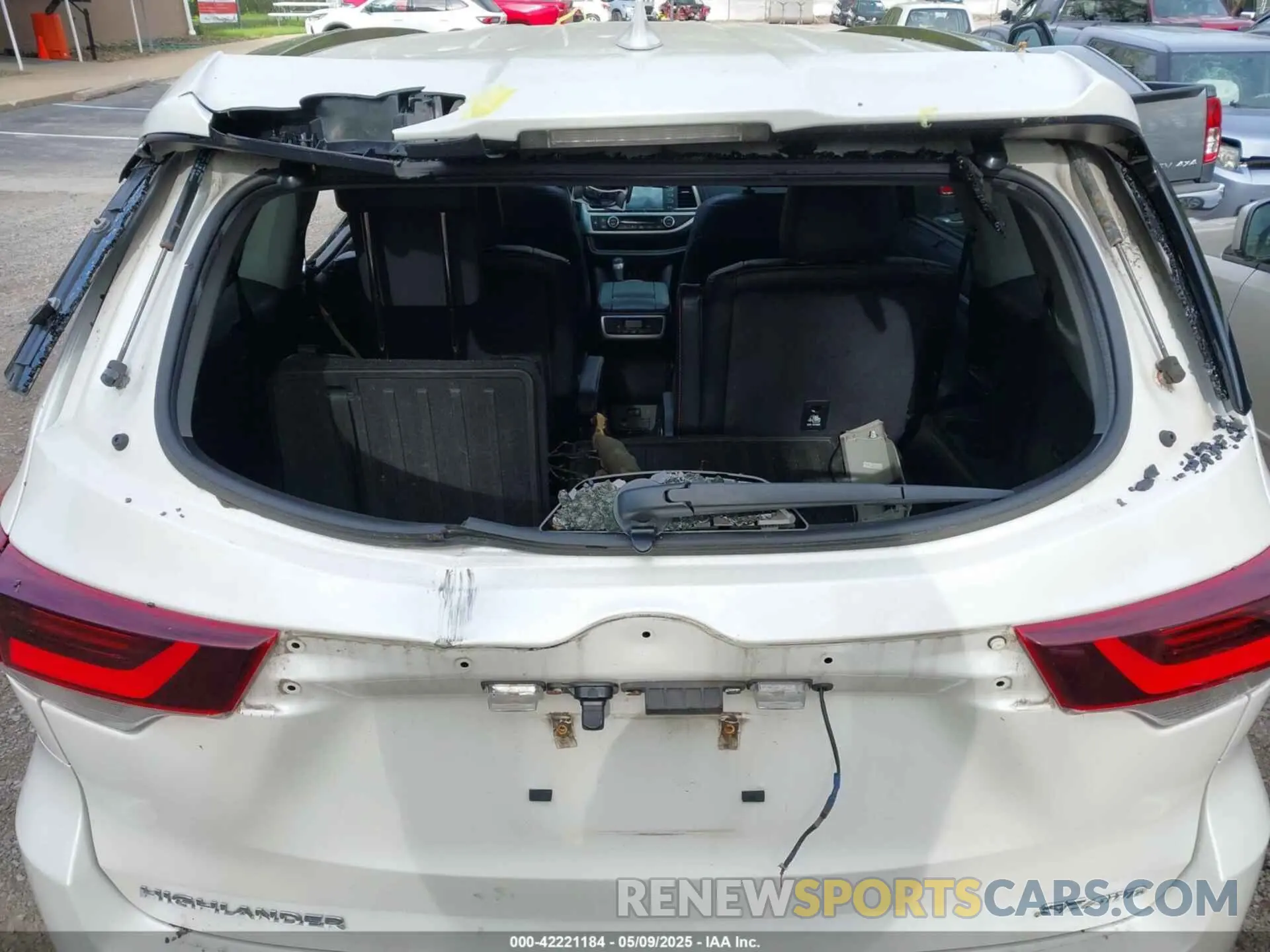 19 fotografías del automóvil dañado 5TDJZRFH5KS616112 TOYOTA HIGHLANDER 2019