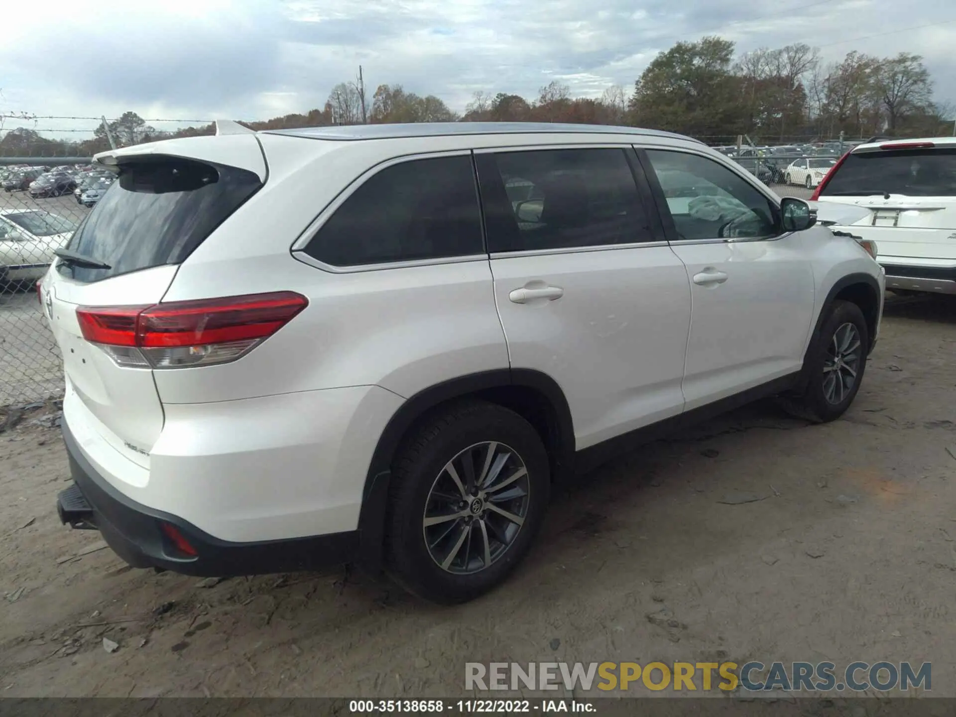 4 fotografías del automóvil dañado 5TDJZRFH5KS619222 TOYOTA HIGHLANDER 2019
