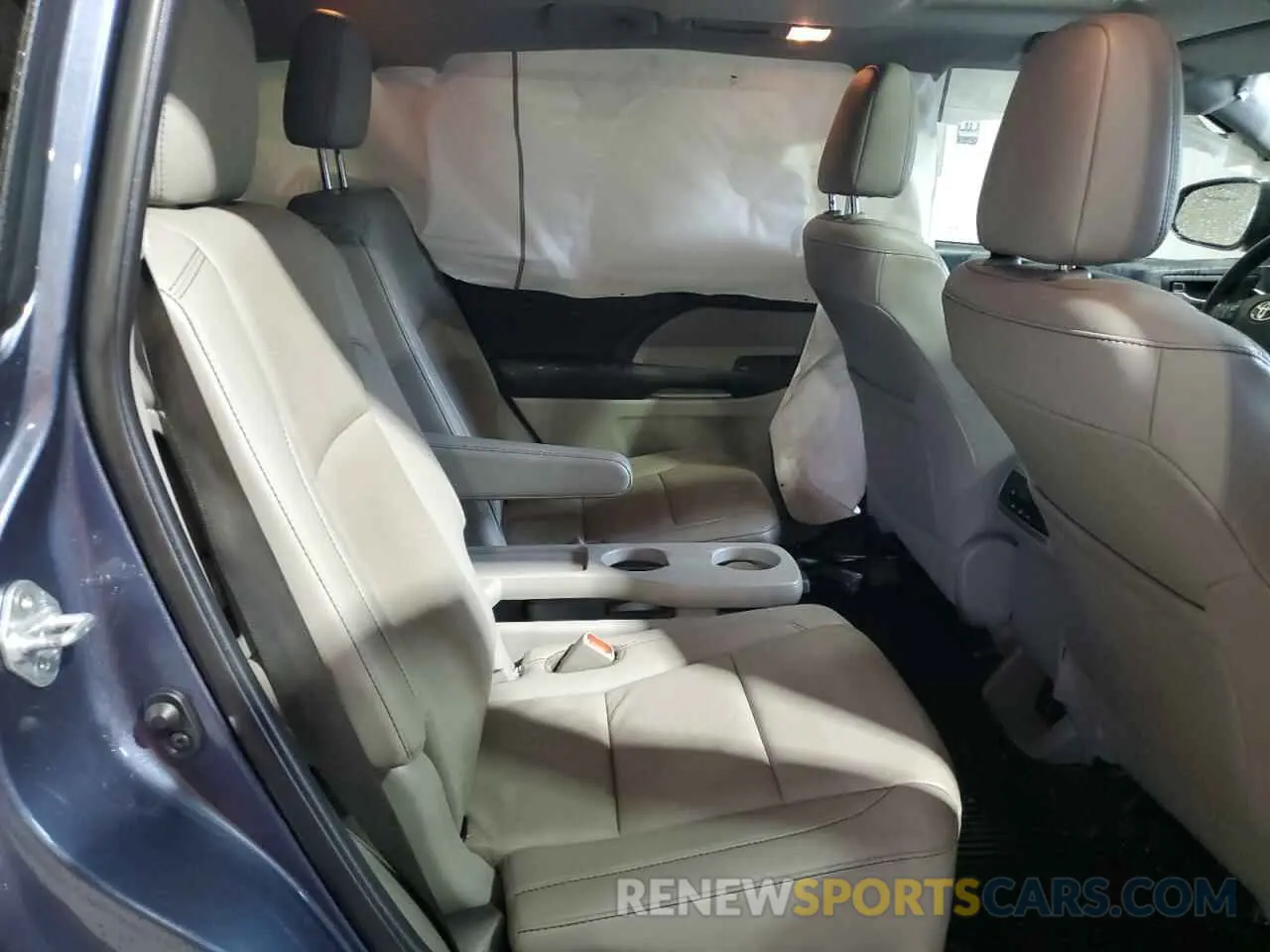 11 fotografías del automóvil dañado 5TDJZRFH5KS714752 TOYOTA HIGHLANDER 2019