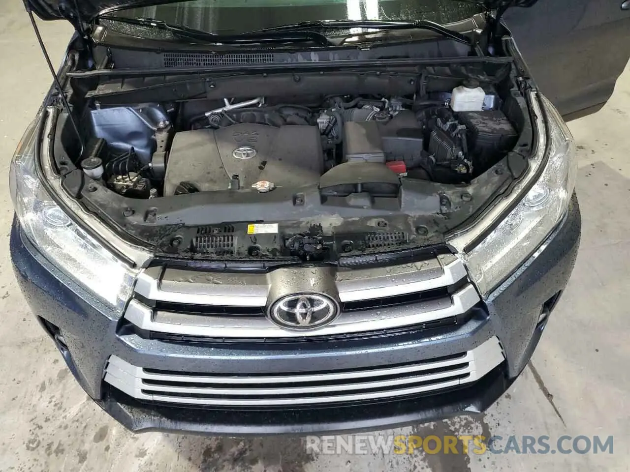 12 fotografías del automóvil dañado 5TDJZRFH5KS714752 TOYOTA HIGHLANDER 2019