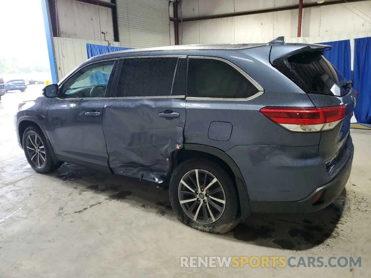 2 fotografías del automóvil dañado 5TDJZRFH5KS714752 TOYOTA HIGHLANDER 2019