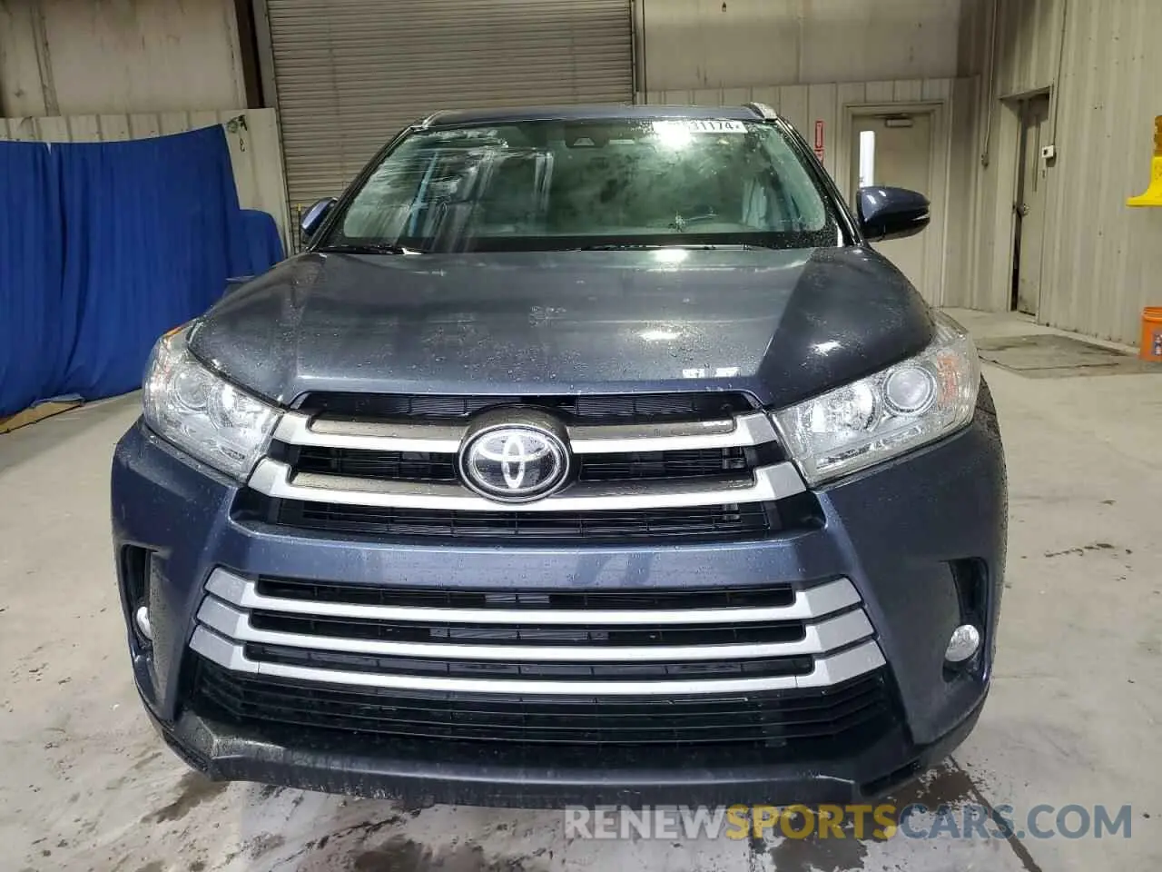 5 fotografías del automóvil dañado 5TDJZRFH5KS714752 TOYOTA HIGHLANDER 2019