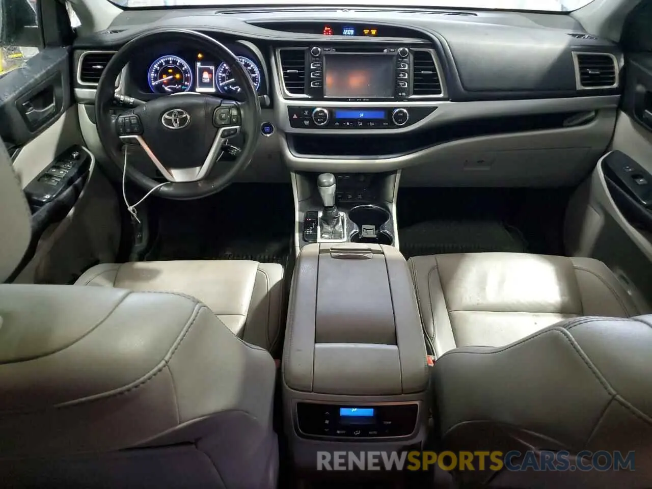 8 fotografías del automóvil dañado 5TDJZRFH5KS714752 TOYOTA HIGHLANDER 2019
