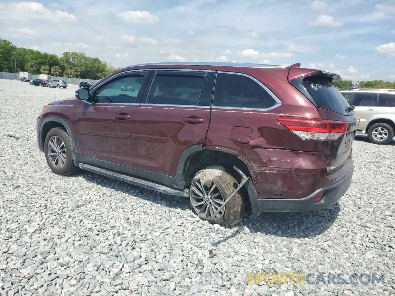 2 fotografías del automóvil dañado 5TDJZRFH5KS746200 TOYOTA HIGHLANDER 2019