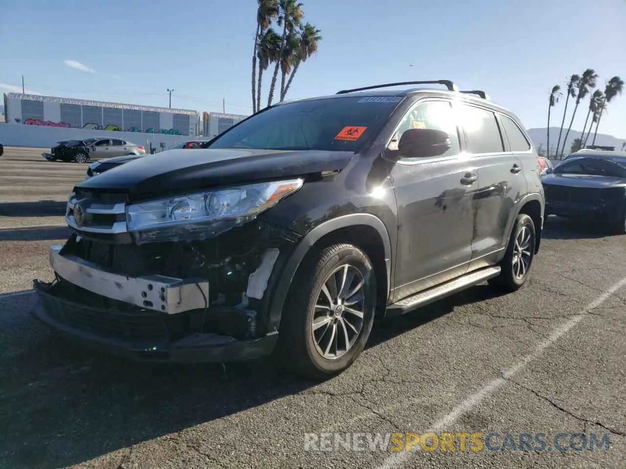 2 fotografías del automóvil dañado 5TDJZRFH5KS918113 TOYOTA HIGHLANDER 2019