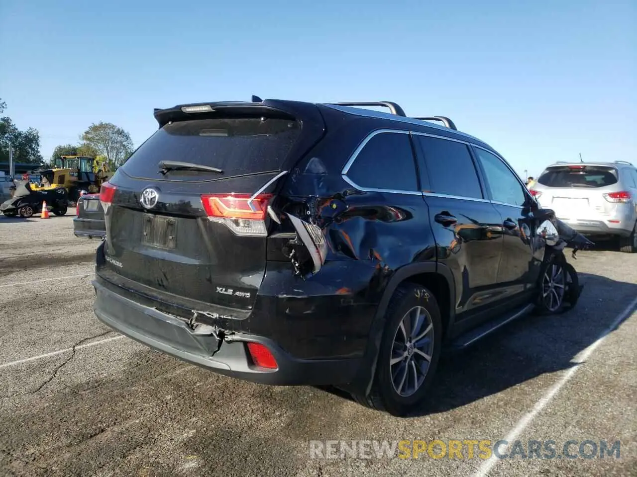 4 fotografías del automóvil dañado 5TDJZRFH5KS918113 TOYOTA HIGHLANDER 2019