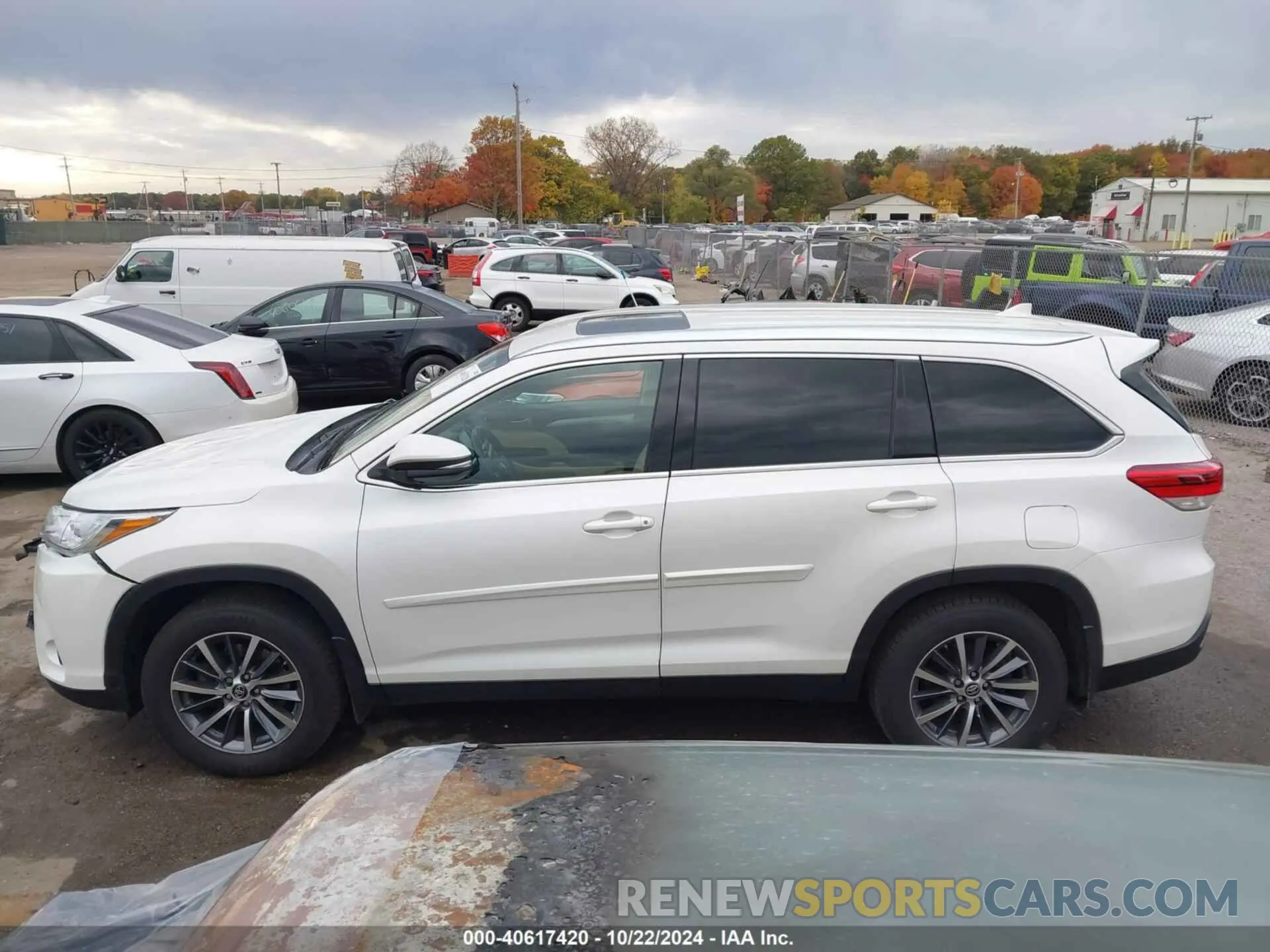 15 fotografías del automóvil dañado 5TDJZRFH6KS562772 TOYOTA HIGHLANDER 2019