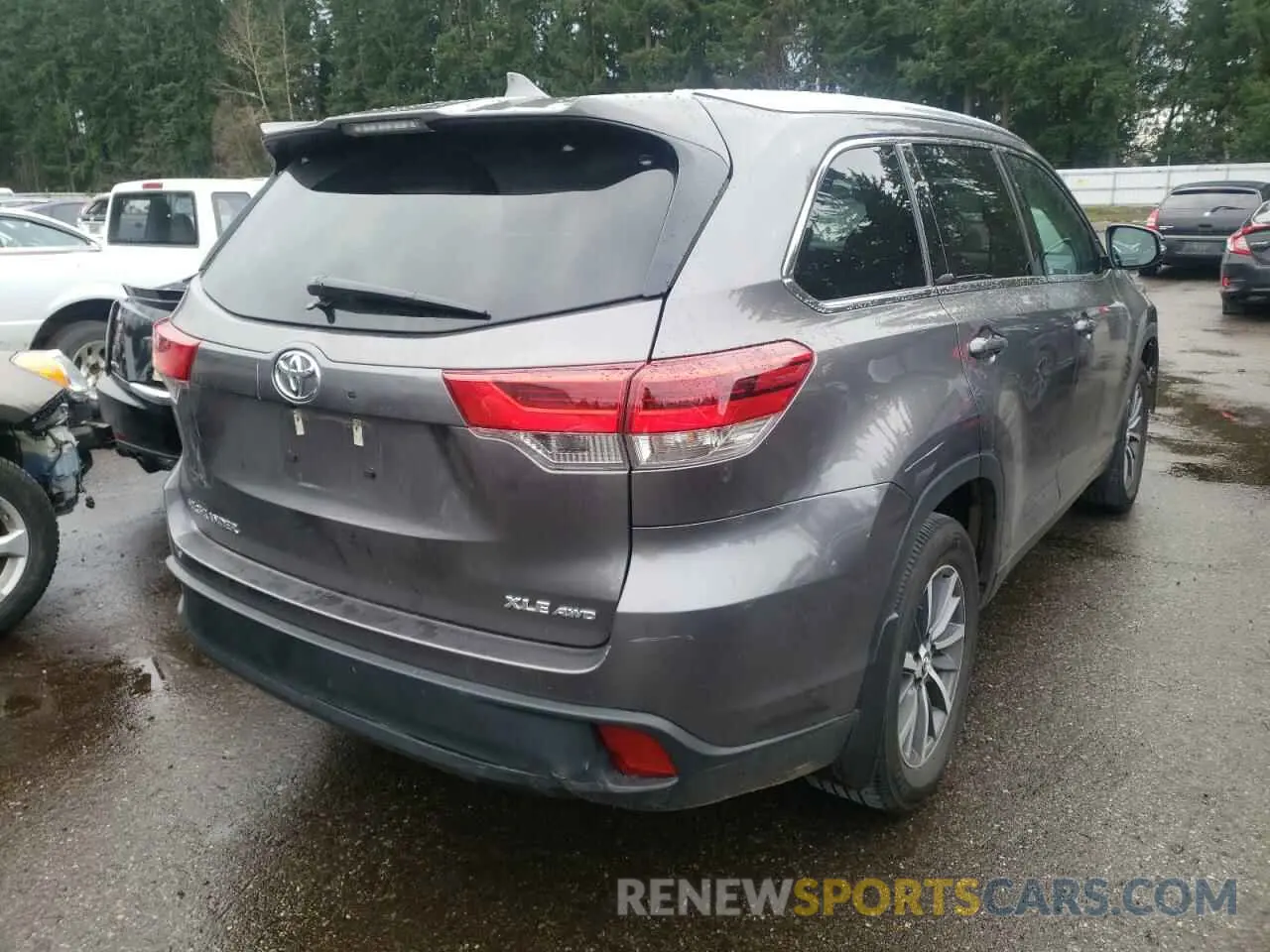 4 fotografías del automóvil dañado 5TDJZRFH6KS565199 TOYOTA HIGHLANDER 2019