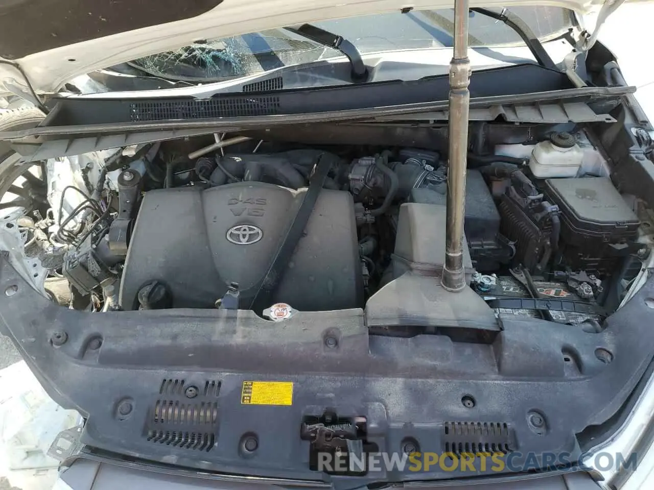 12 fotografías del automóvil dañado 5TDJZRFH6KS579801 TOYOTA HIGHLANDER 2019