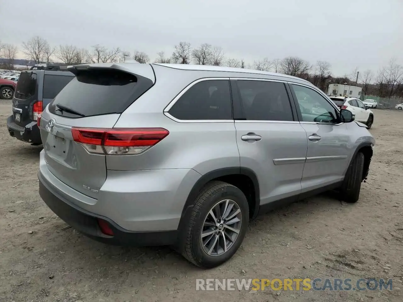 3 fotografías del automóvil dañado 5TDJZRFH6KS589535 TOYOTA HIGHLANDER 2019