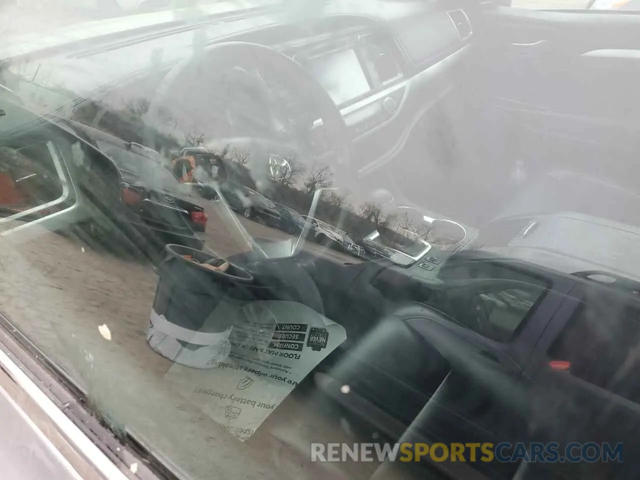 7 fotografías del automóvil dañado 5TDJZRFH6KS589535 TOYOTA HIGHLANDER 2019