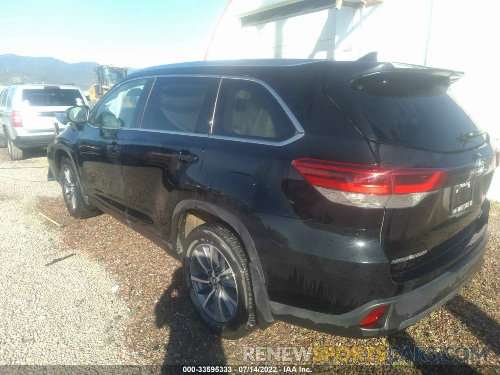 3 fotografías del automóvil dañado 5TDJZRFH6KS590927 TOYOTA HIGHLANDER 2019