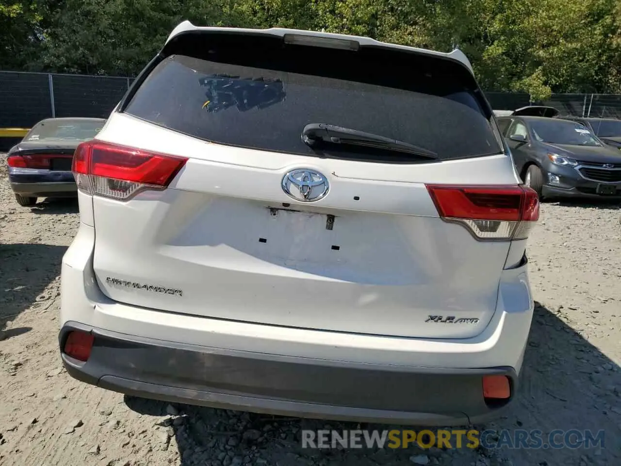 6 fotografías del automóvil dañado 5TDJZRFH6KS604082 TOYOTA HIGHLANDER 2019