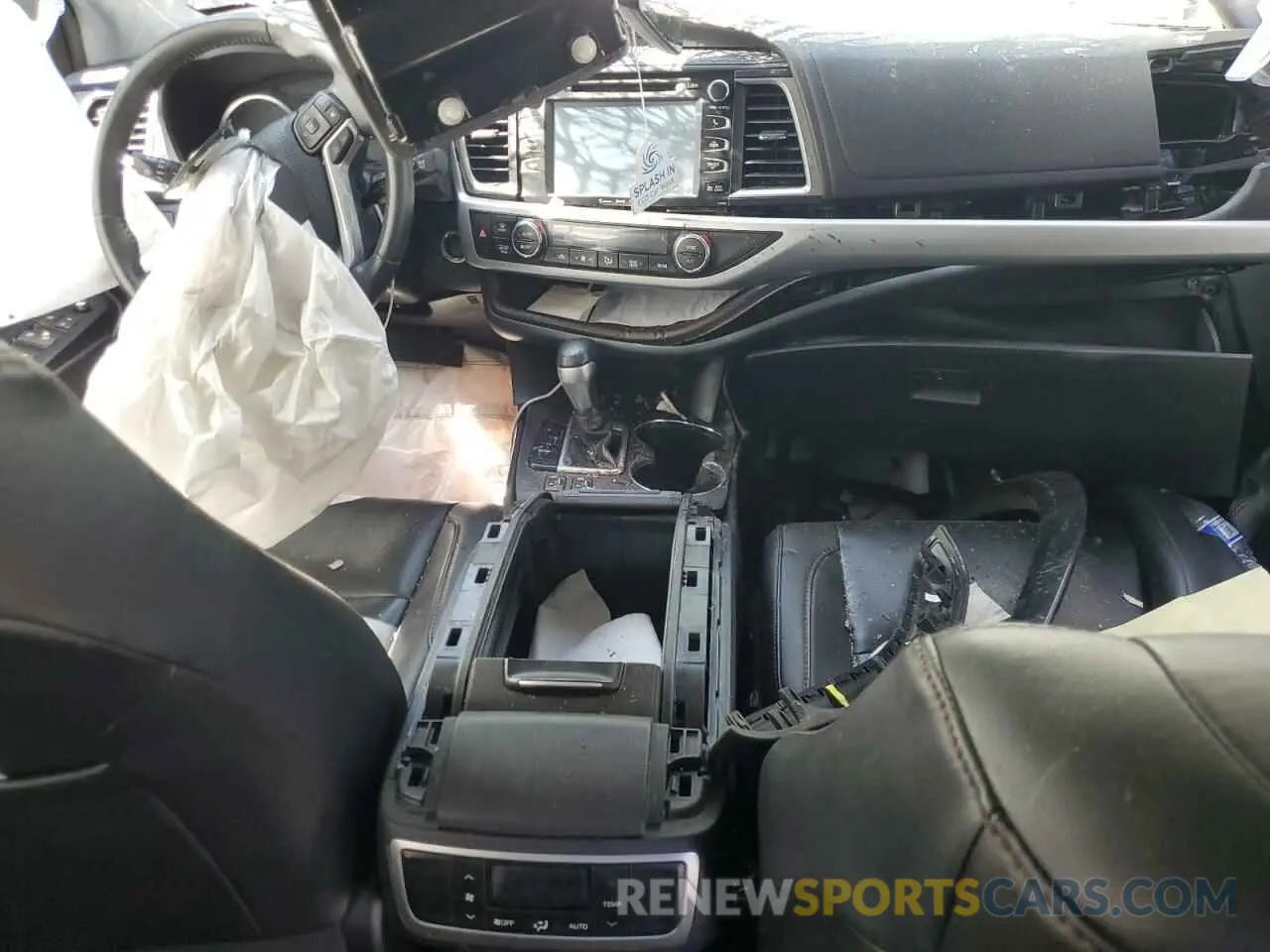 8 fotografías del automóvil dañado 5TDJZRFH6KS604082 TOYOTA HIGHLANDER 2019