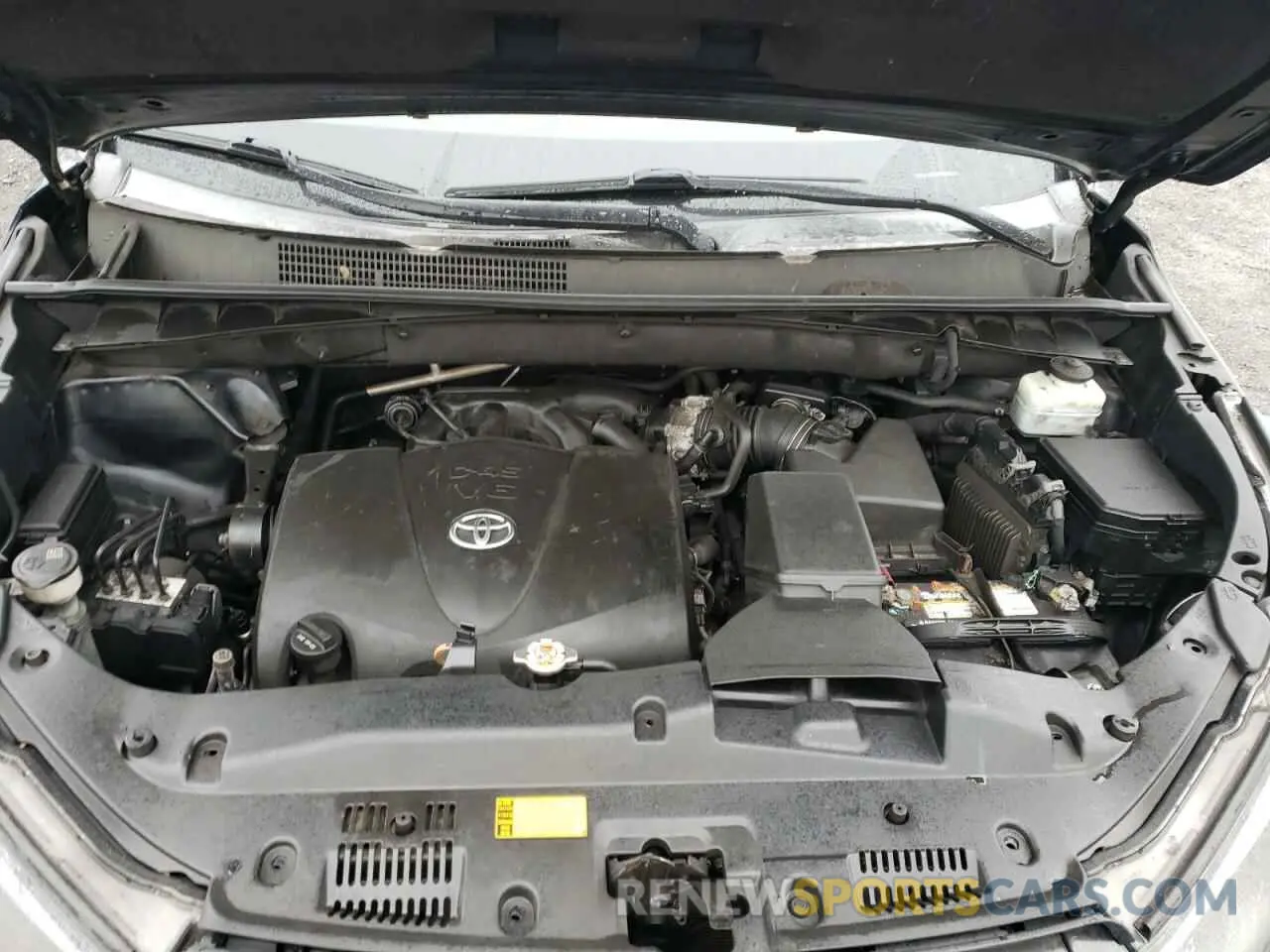 12 fotografías del automóvil dañado 5TDJZRFH7KS577863 TOYOTA HIGHLANDER 2019