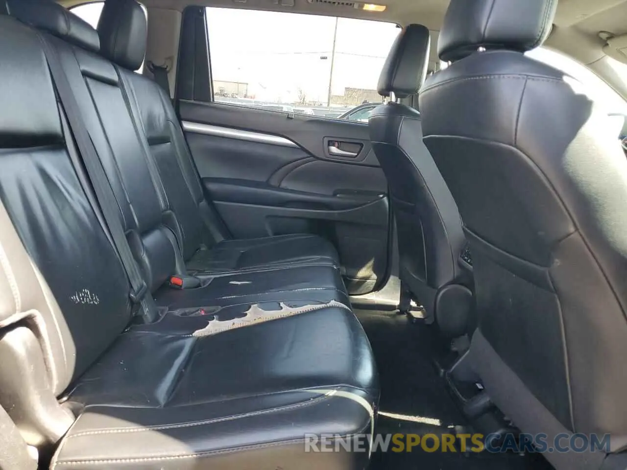 11 fotografías del automóvil dañado 5TDJZRFH7KS600820 TOYOTA HIGHLANDER 2019