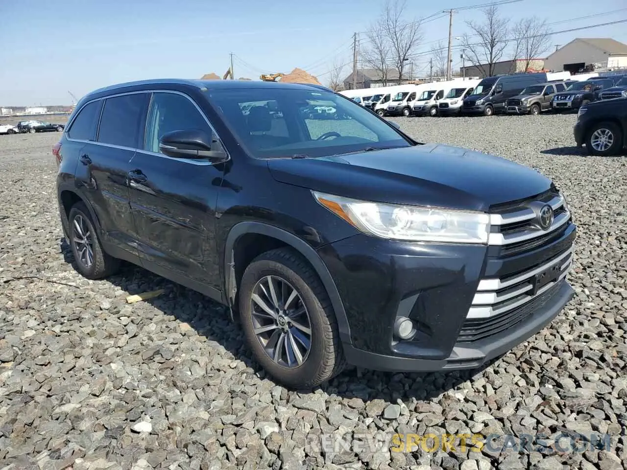 4 fotografías del automóvil dañado 5TDJZRFH7KS600820 TOYOTA HIGHLANDER 2019