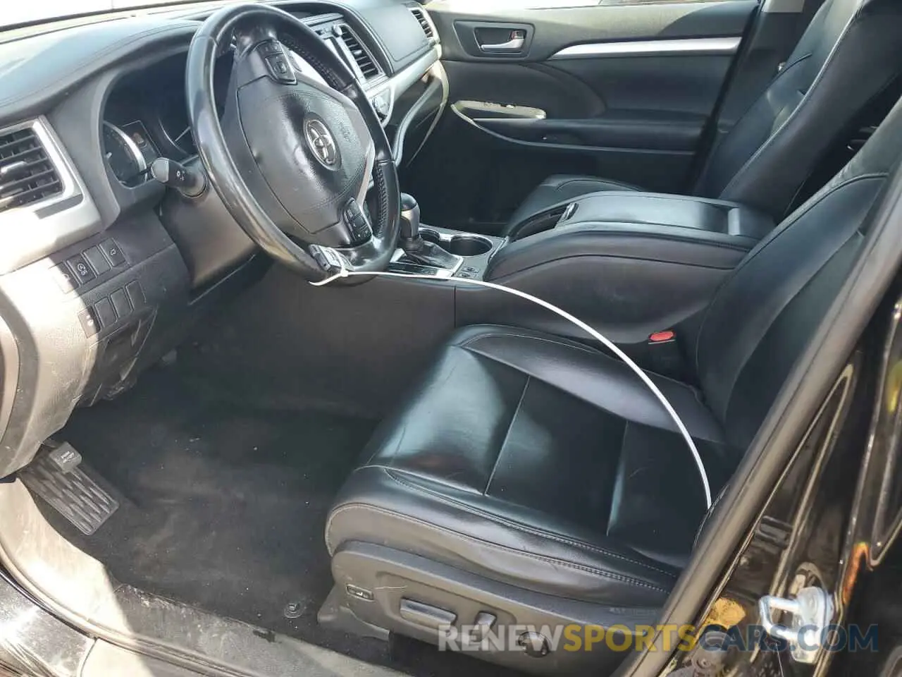 7 fotografías del automóvil dañado 5TDJZRFH7KS600820 TOYOTA HIGHLANDER 2019