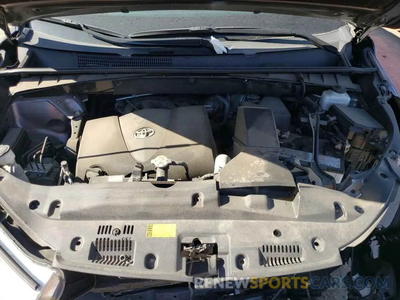 7 fotografías del automóvil dañado 5TDJZRFH7KS602891 TOYOTA HIGHLANDER 2019