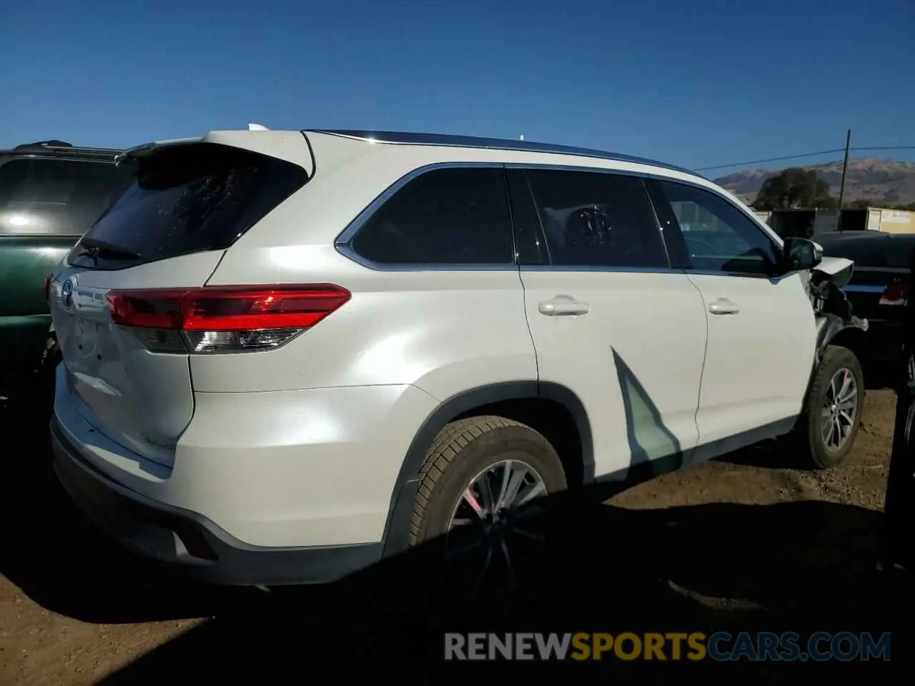 3 fotografías del automóvil dañado 5TDJZRFH7KS605368 TOYOTA HIGHLANDER 2019