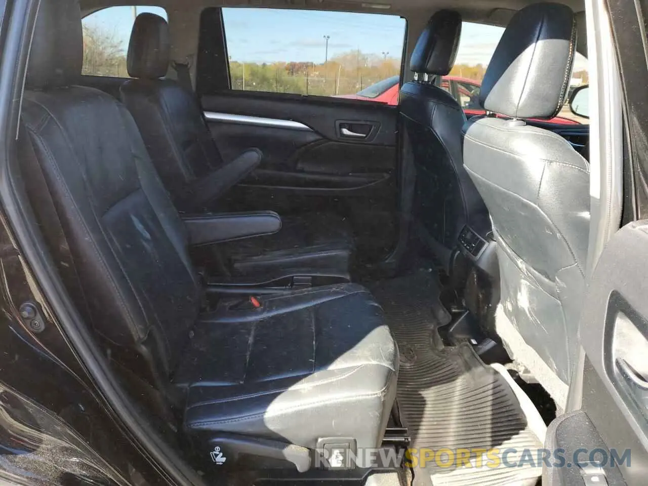11 fotografías del automóvil dañado 5TDJZRFH7KS614491 TOYOTA HIGHLANDER 2019