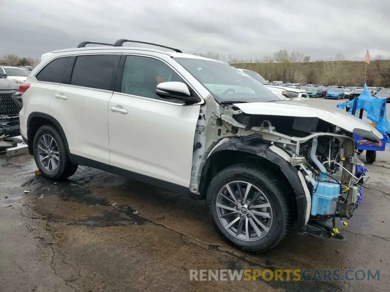 4 fotografías del automóvil dañado 5TDJZRFH7KS615625 TOYOTA HIGHLANDER 2019
