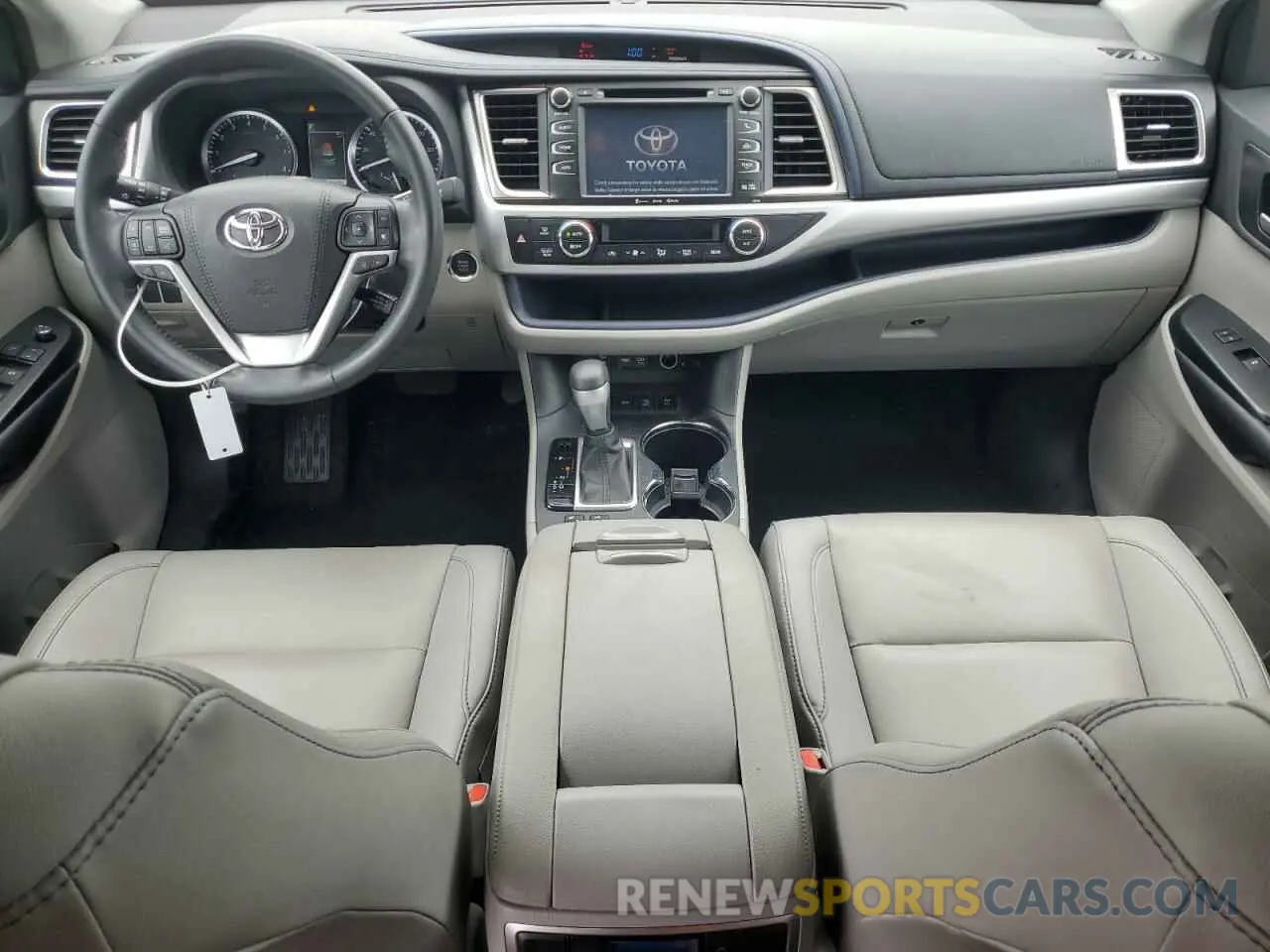 8 fotografías del automóvil dañado 5TDJZRFH7KS615625 TOYOTA HIGHLANDER 2019