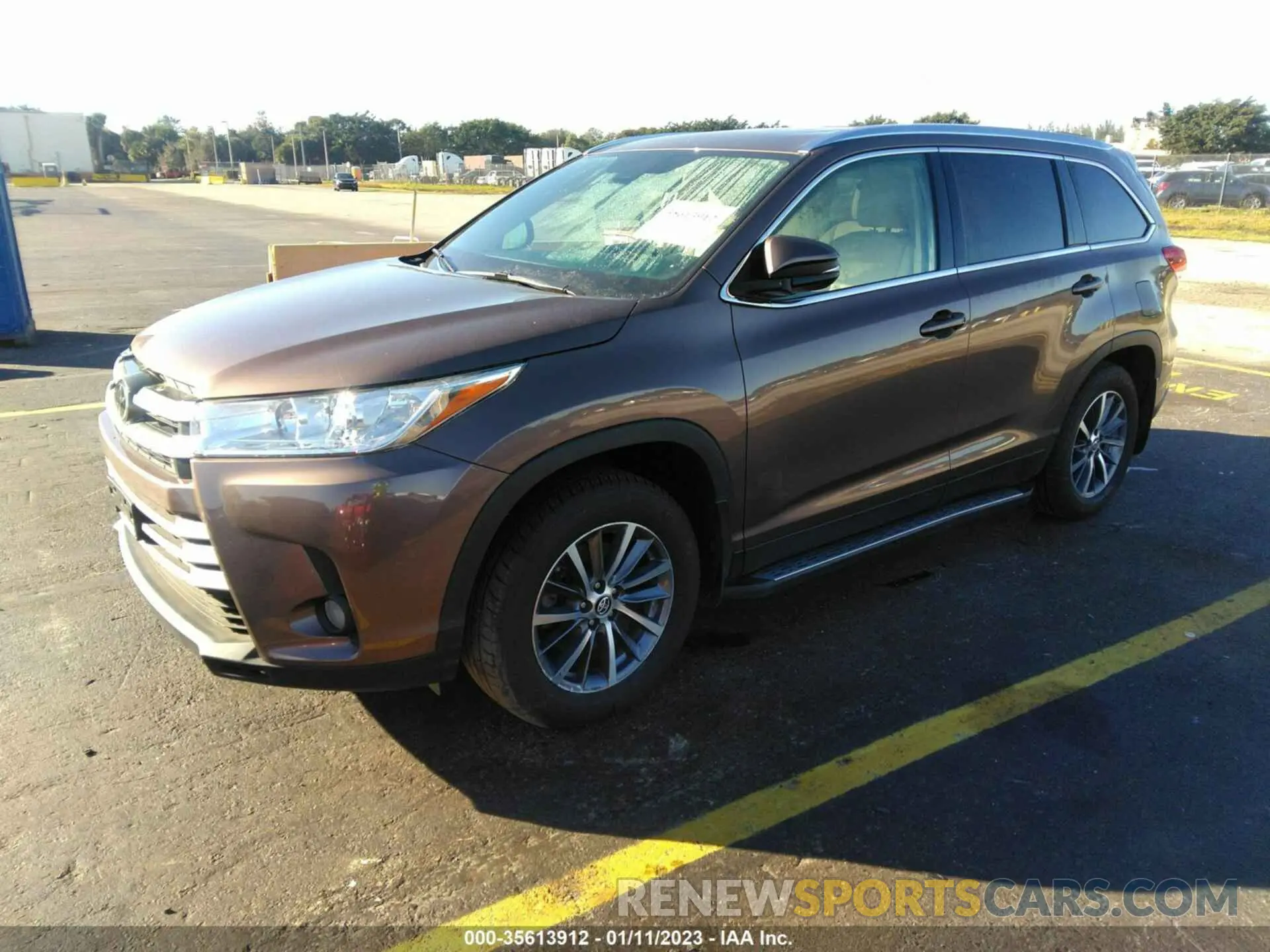 2 fotografías del automóvil dañado 5TDJZRFH7KS712999 TOYOTA HIGHLANDER 2019