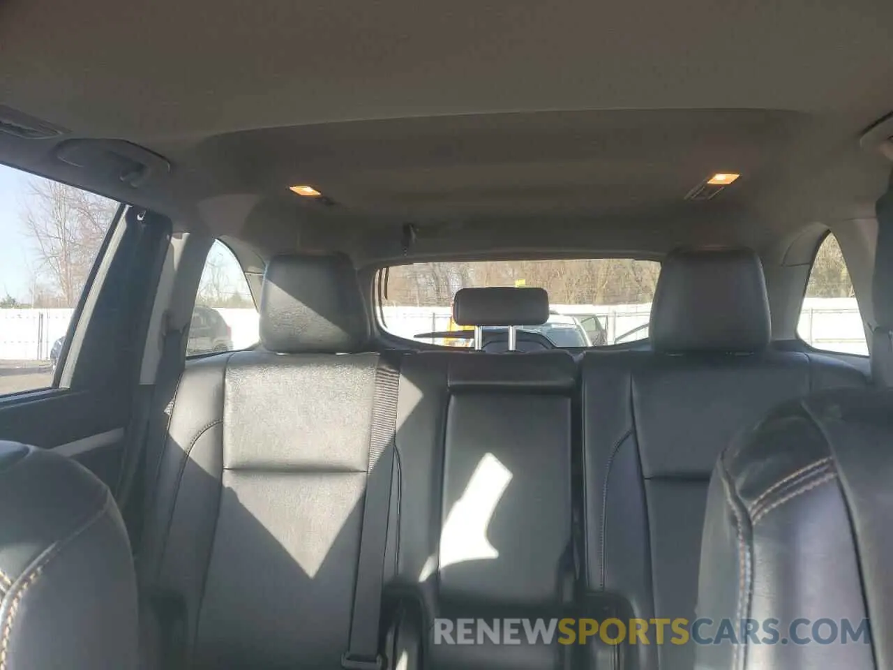 10 fotografías del automóvil dañado 5TDJZRFH7KS734727 TOYOTA HIGHLANDER 2019