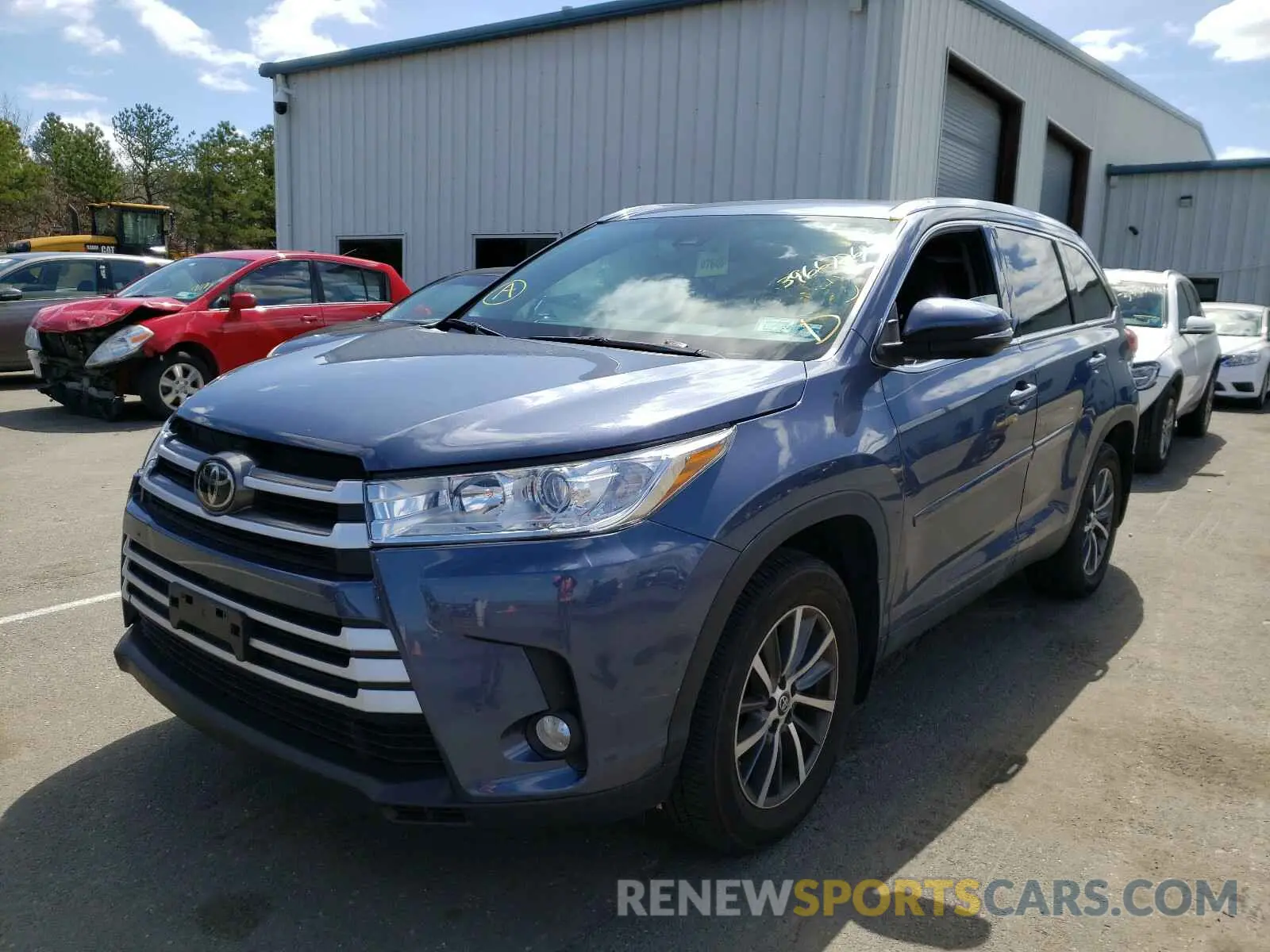 2 fotografías del automóvil dañado 5TDJZRFH7KS916315 TOYOTA HIGHLANDER 2019