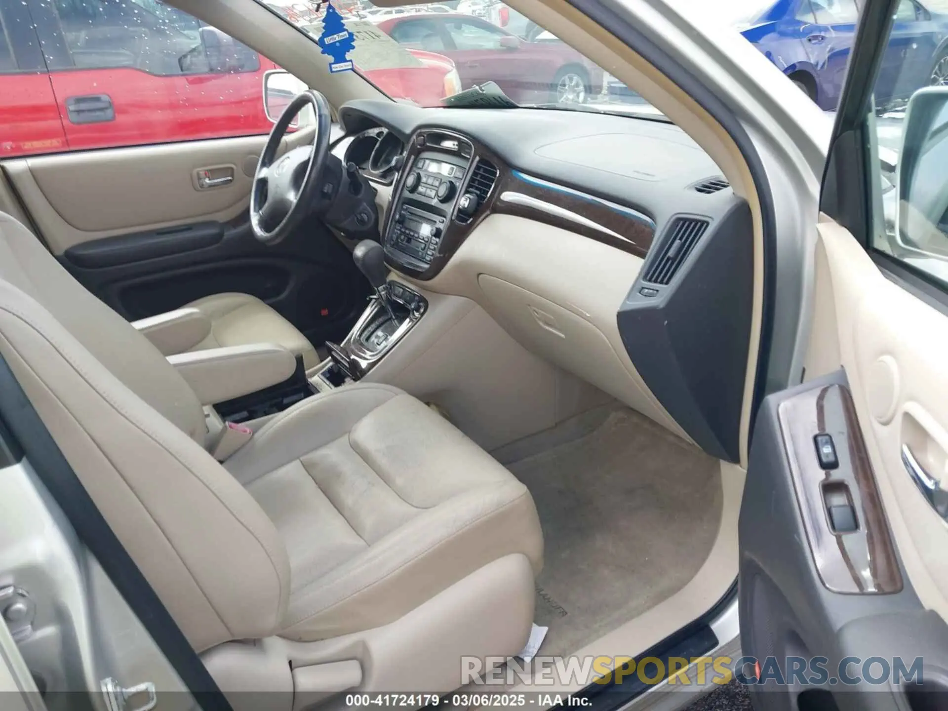5 fotografías del automóvil dañado 5TDJZRFH7KS952229 TOYOTA HIGHLANDER 2019